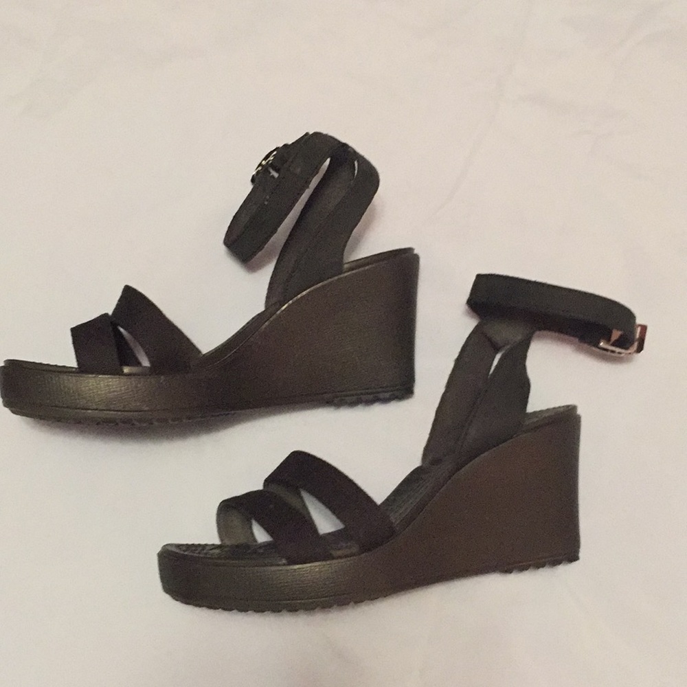 Crocs comfortable wedges size 7